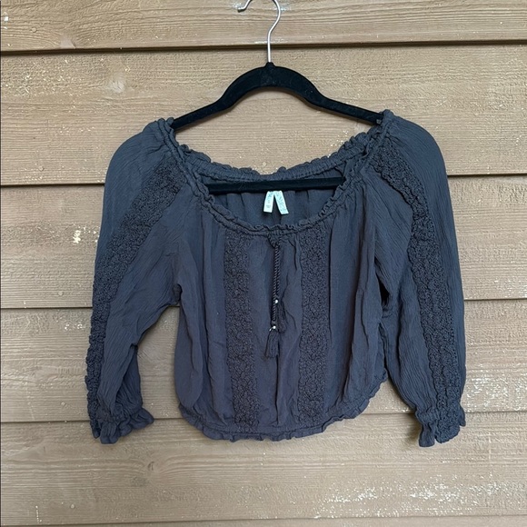 Mudd crop light fabric black blouse size small - Picture 1 of 4